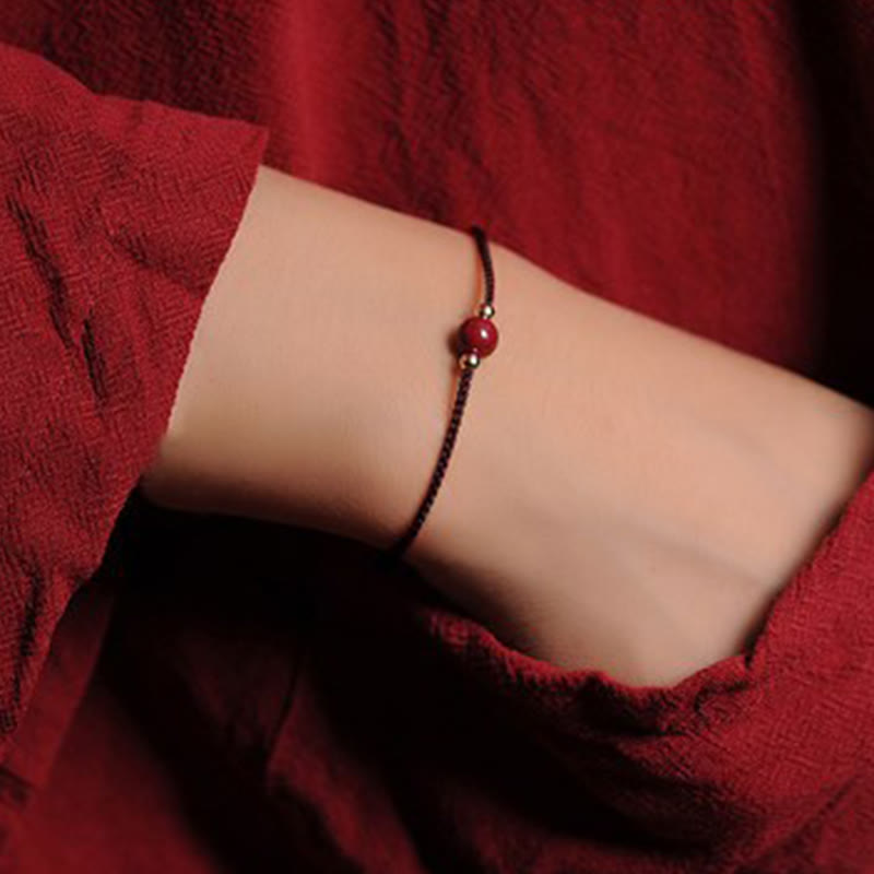 Armband Zinnober – Segen & Segen am Handgelenk rotes Perlenarmband elegant