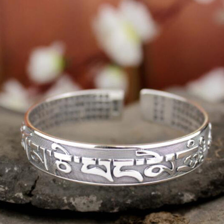 Tibetisches Sanskrit Armband Kupfer weiß Meditation Schmuck Nahaufnahme Stein