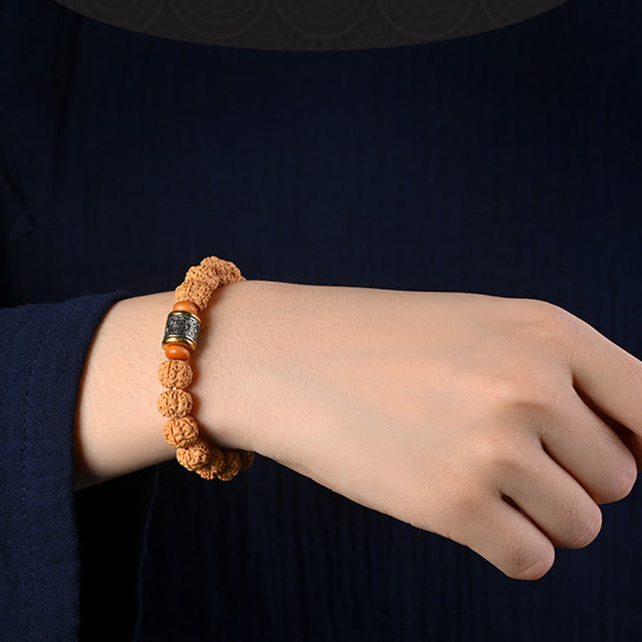 Bodhi Armband mit Perlen am Handgelenk getragen, elastisch