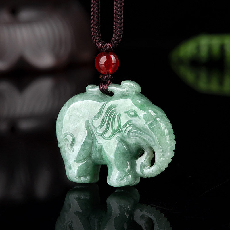 Anhänger Kette Jade Elefant Glück grün Naturstein