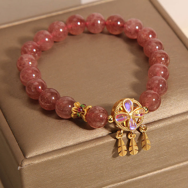 Armband Erdbeerquarz Kleeblatt – Liebe rosafarbene Perlen goldener Schmuck