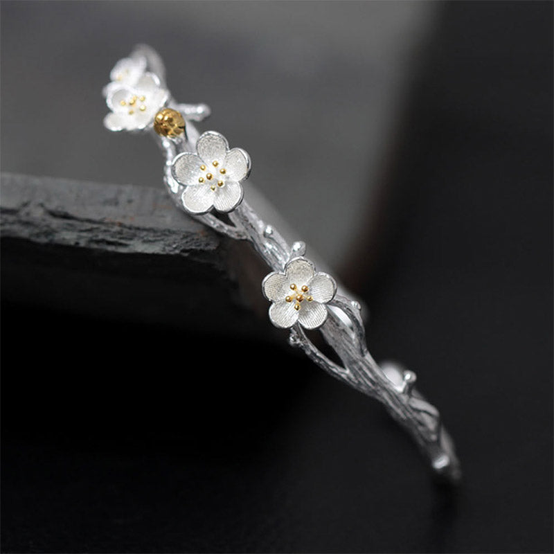 Armband 925 Silber – Segen Balance mit weißen Blüten Design elegant.