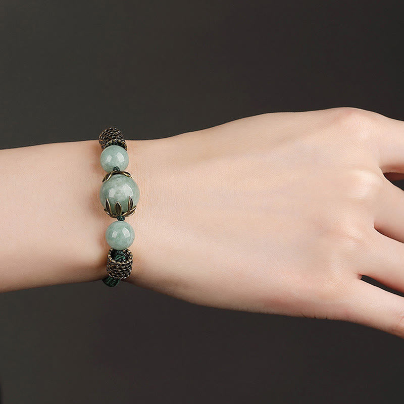 Jade Grün Armband Geflochten am Handgelenk eleganter Naturstein Glück Wohlstand