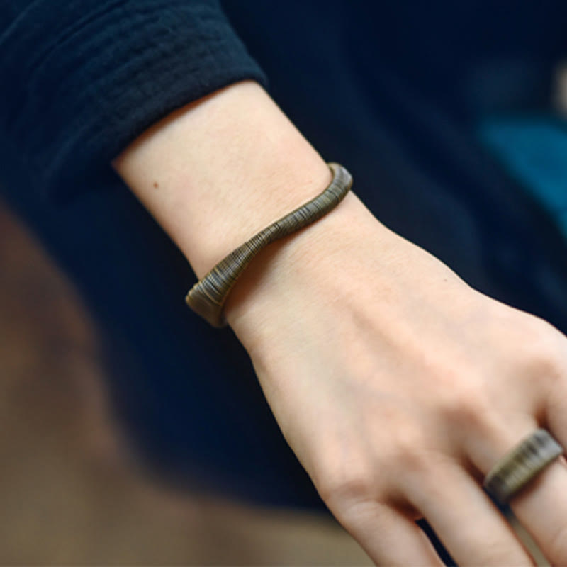 Kupfer Armband am Handgelenk getragen eleganter Naturstein Balance Wohlstand