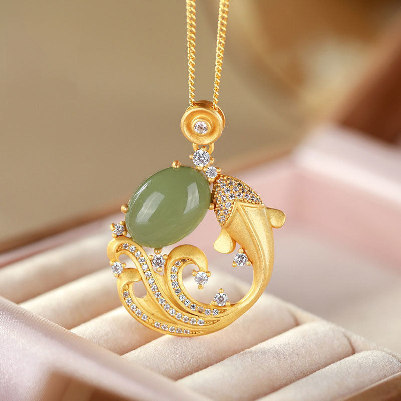 Kette Jade Koi Heilstein – Heilung & Frieden – Echter Naturstein – Kette Jade Koi Heilstein Anhänger Gold Naturstein Schmuck elegant
