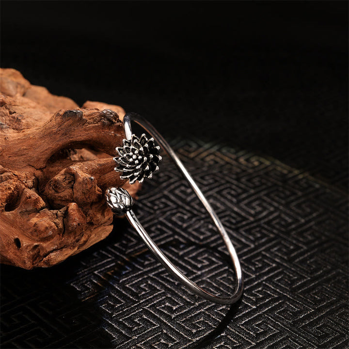 Silber Lotus Armband Kupfer Holz elegant minimalistisch Design.