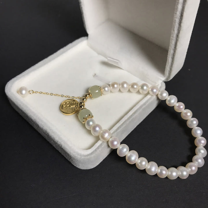 Armband Perle Jade – Glück weiße Perlen goldener Verschluss elegant