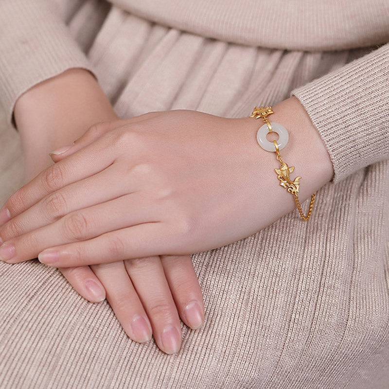 Armband Weiße Jade Koi Fisch – Wohlstand am Handgelenk eleganter getragen