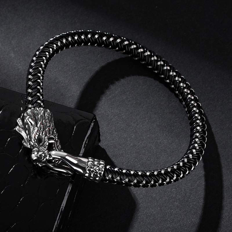 Silbernes Drachen Armband Armband Drachen – Schutz & Glück Nahaufnahme geflochtene Struktur