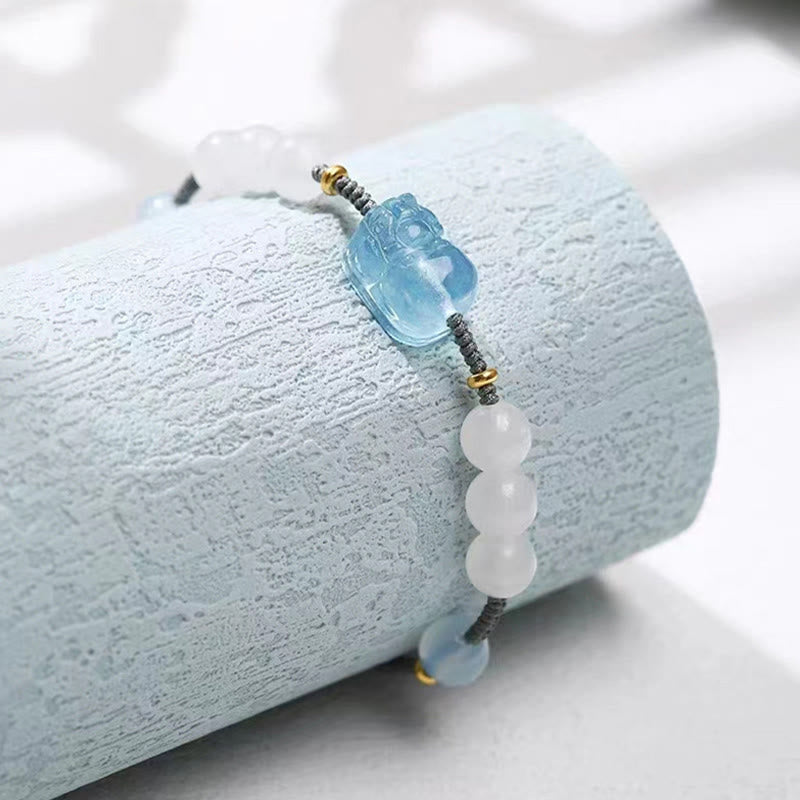 Armband Weiße Jade Aquamarin Pixiu elastisch Naturstein Heilung getragen