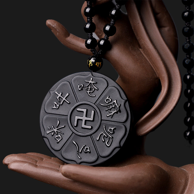 Schwarzer Obsidian Anhänger mit Om Mani Padme Hum Gravur an Kette