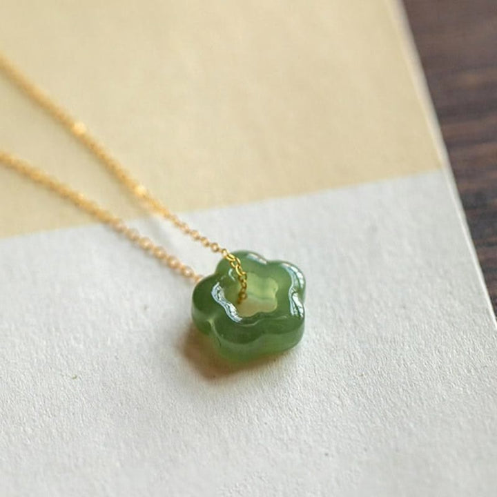 Grüne Jade Blume Kette Anhänger Goldkette zartes Schmuckstück