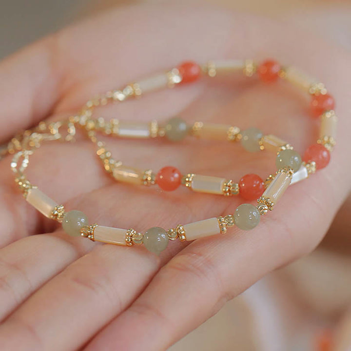 Armband Roter Achat Jade – Segen am Handgelenk getragen Naturstein elegant