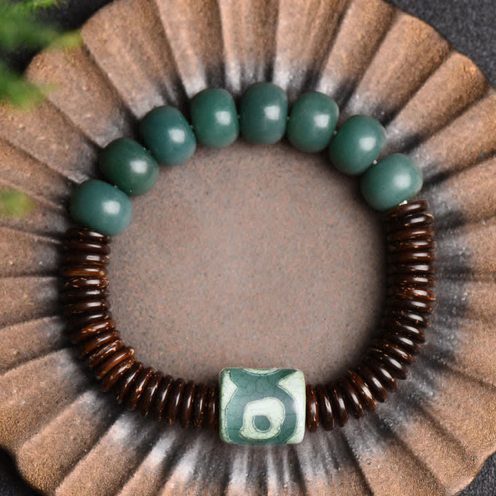 Armband Tibet Cyan Bodhi Samen Dzi am Handgelenk getragen Naturstein