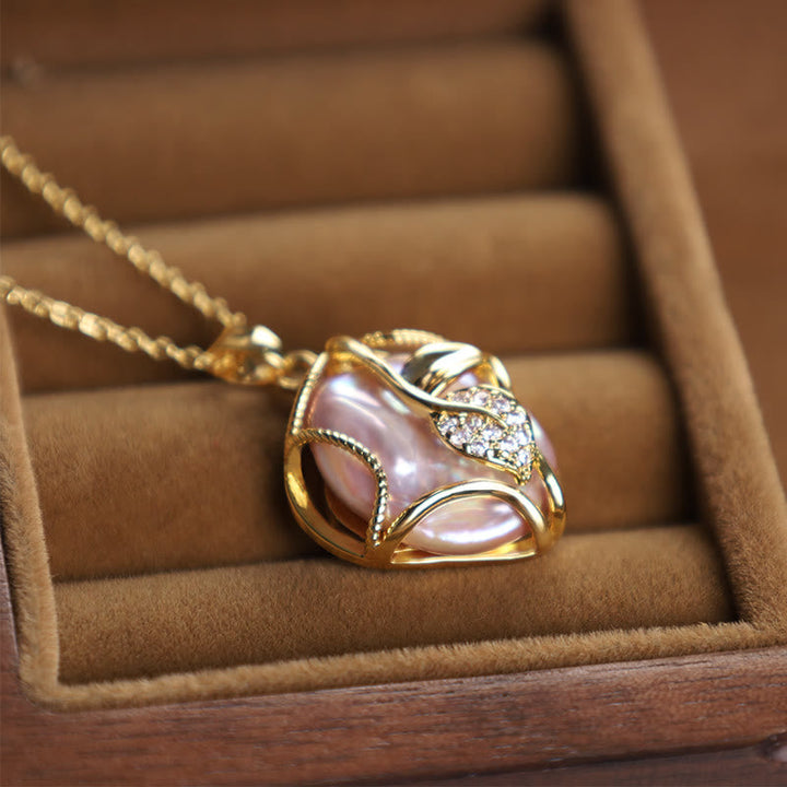 Elegante Goldkette mit Perle Blume Anhänger Naturstein elegant
