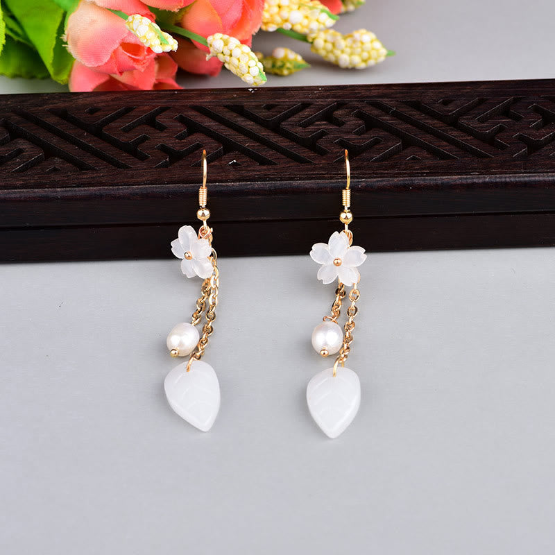 Ohrringe Perle Blume Blätter weiß gold Boho Schmuck spirituell Ohrhänger