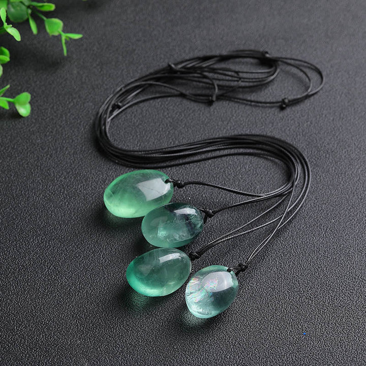 Grüner Fluorit Anhänger Kette am schwarzen Cord Naturstein Buddha
