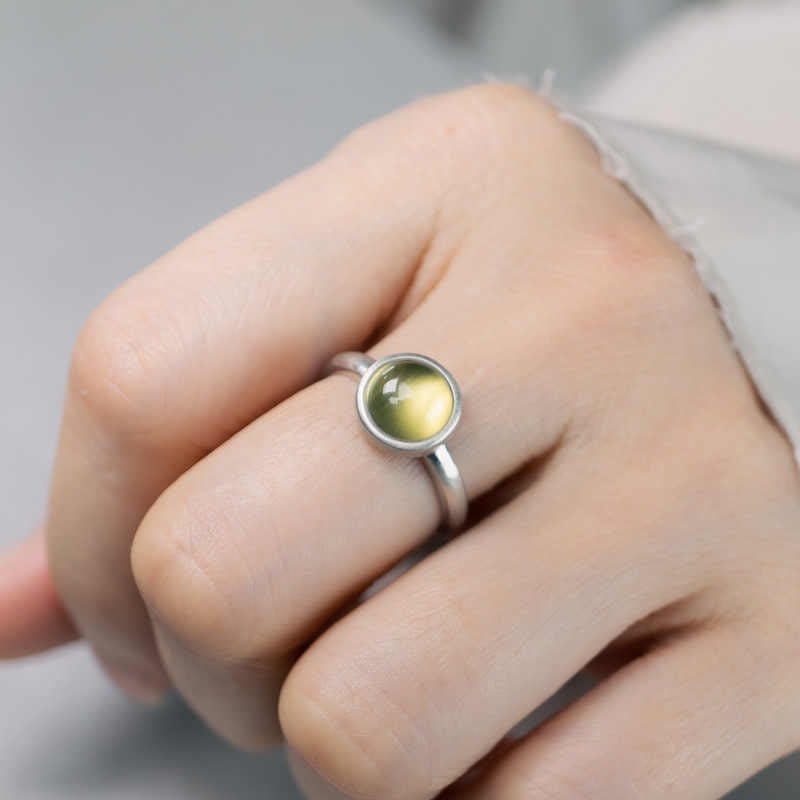 Ring 925 Silber Prehnit Citrin – Glück getragen am Finger