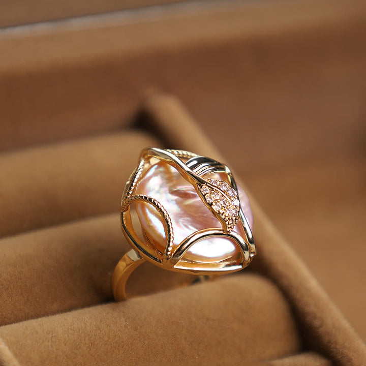 Eleganter Ring Perle Blüte Gold Design Glück Wohlstand Schmuck