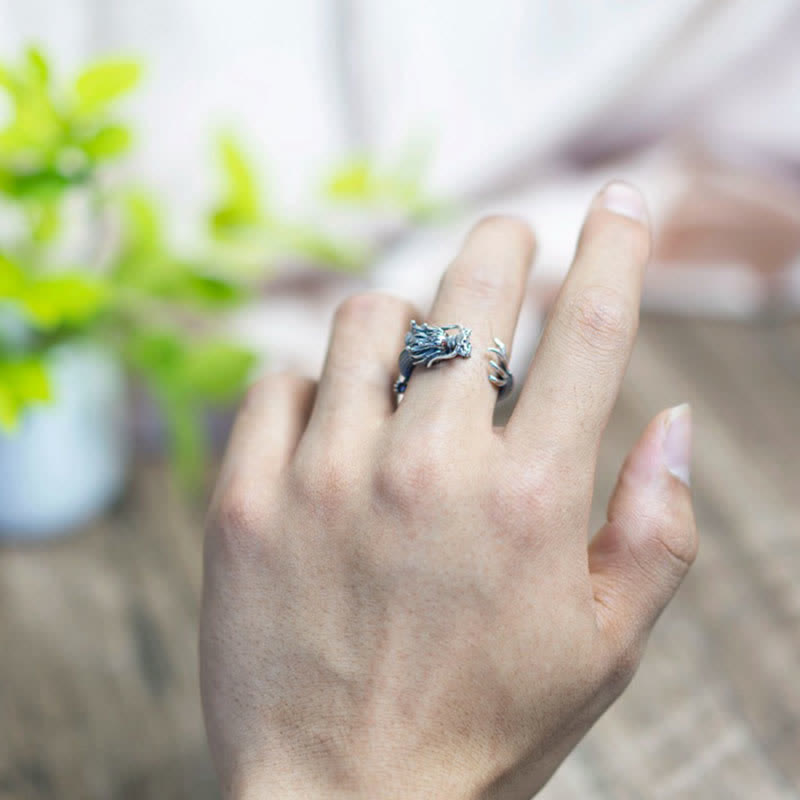 925er Silber Drachen Ring für Glück und Schutz getragen