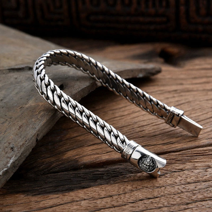 Armband Kupfer Wide Chain Glück breite Gliederkette auf Holz Handgelenk Schmuck