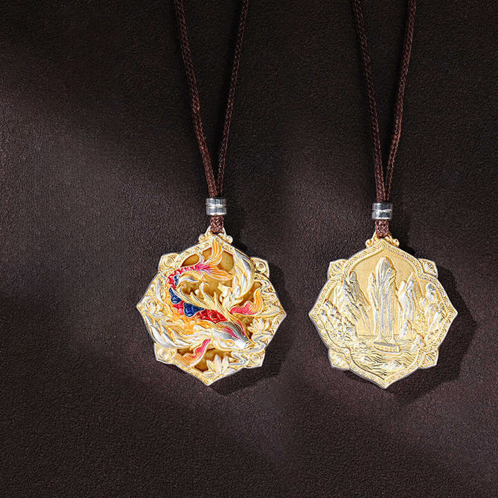 Zwei goldene religiöse Anhänger-Medaillons an roter Schnur Glück Sterlingsilber