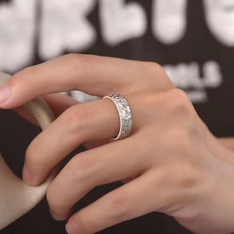 Ring Segenswolke – Glück silberner Ornament elegant Fingerring getragen