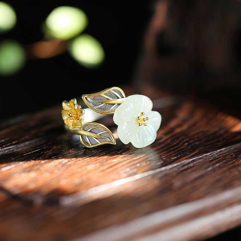 Ring Weiße Jade Pflaumenblüte Gold Glück Schutz Feng Shui