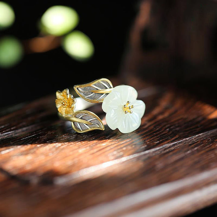 Ring Weiße Jade Pflaumenblüte Gold Glück Schutz Feng Shui