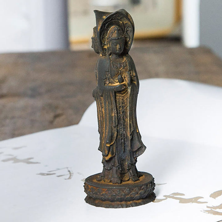 Guanyin Statue Dreiseitig Eisen Rost Symbol