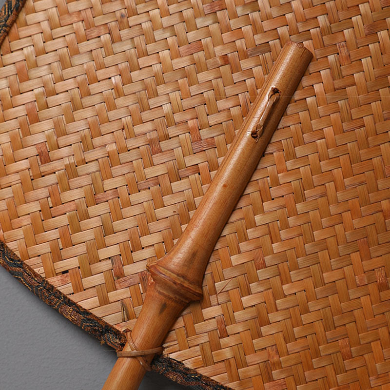 Handfächer Bambus Langer Griff Rund Holz Handarbeit