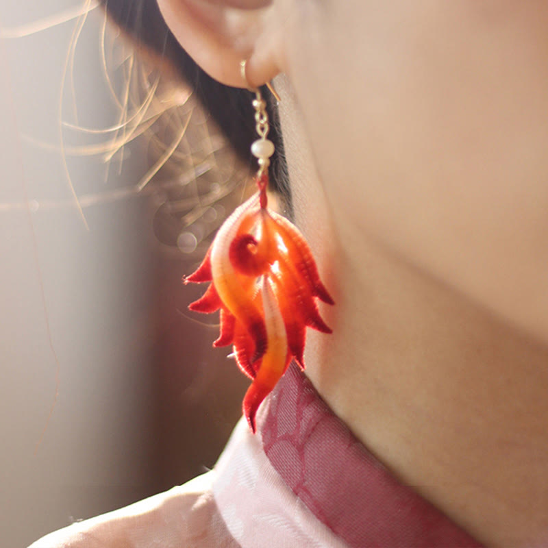 Ohrringe Seide Samtblume Feder – Eleganz getragen Boho Schmuck spirituell Ohrhänger