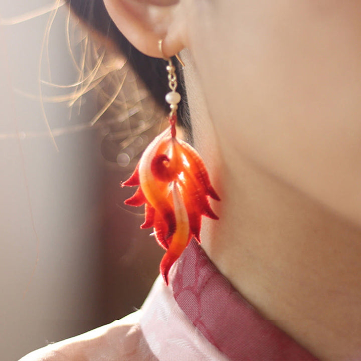 Ohrringe Seide Samtblume Feder – Eleganz getragen Boho Schmuck spirituell Ohrhänger