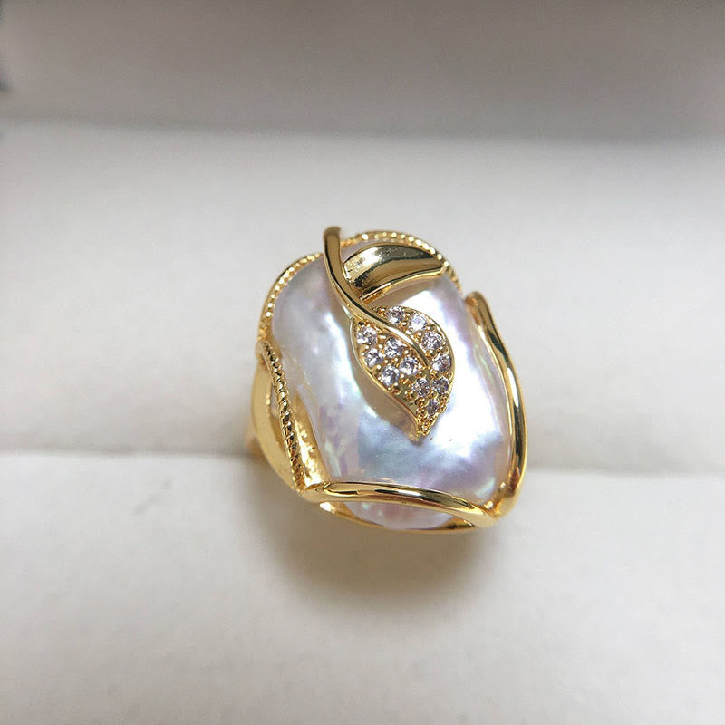 Eleganter Ring Perle Blüte – Glück & Wohlstand mit Goldverzierung