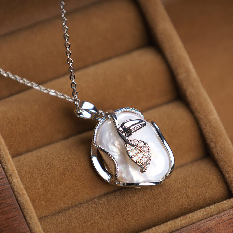 Silberne Blumenkette mit Kristall Anhänger eleganter Naturstein Schmuck