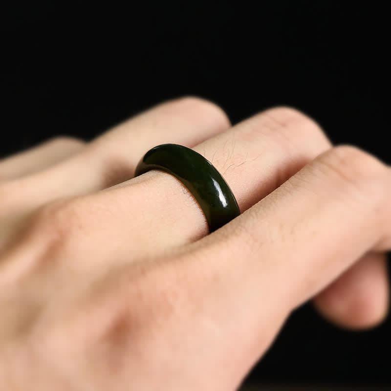 Ring Grüne Jade – Heilung getragen Finger grüner Stein Energie