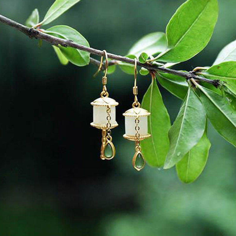 Ohrringe Jade Gebetsmühle gold weiß Natur Boho Schmuck spirituell Ohrhänger