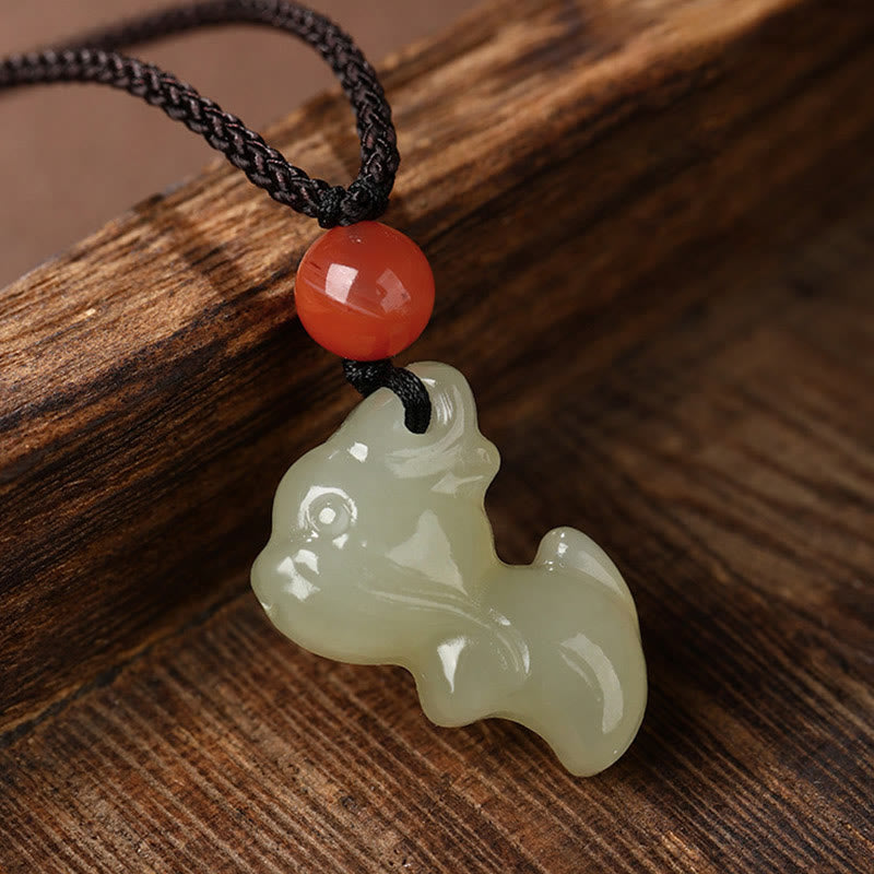 Grüne Jade Pferd Kette mit rote Achat Perle Zodiak