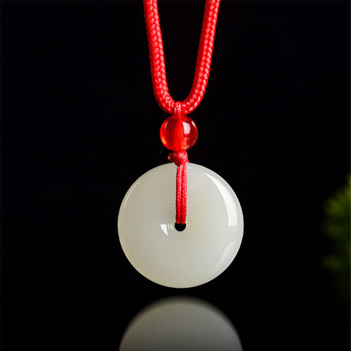 Kette Jade Buddha Schnalle mit rotem Seidenseil Frieden