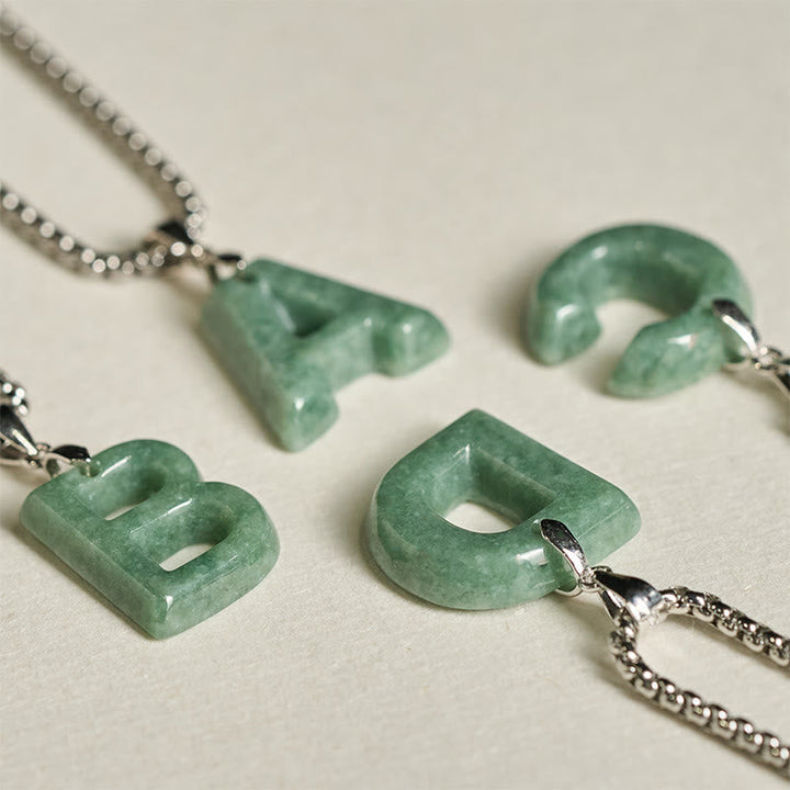 Grüne Jade Kette mit Buchstaben Anhänger Titanstahl Natur Wohlstand