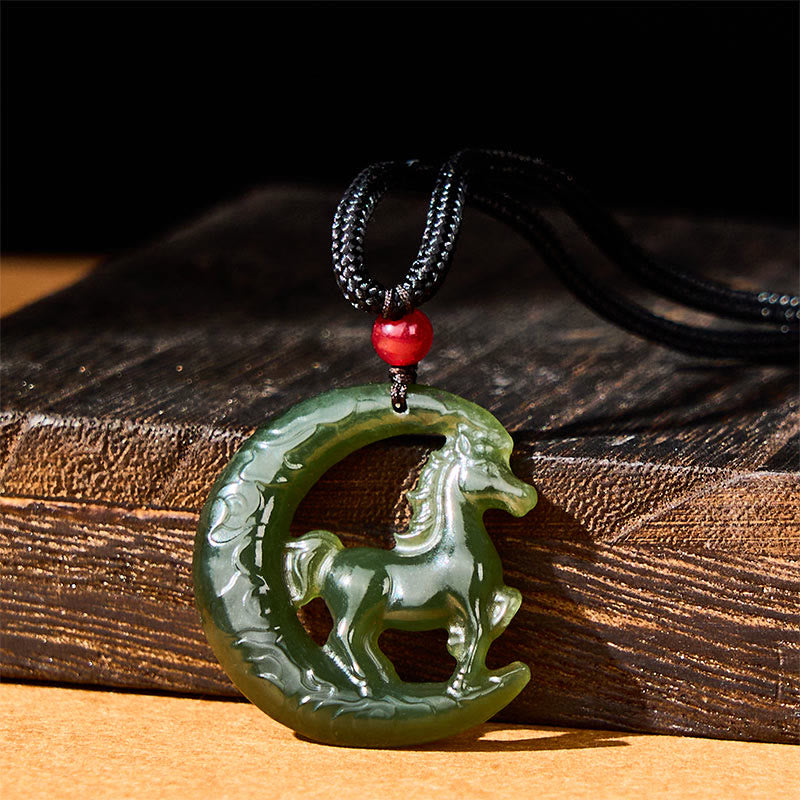 Jade Kette Pferd Anhänger grüner Naturstein Chinesischer Zodiak Glück