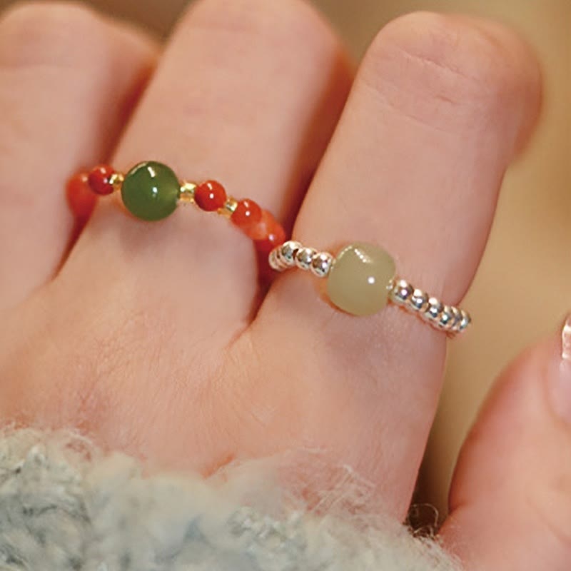 Ring 925 Silber Hetian Jade Achat mit Wohlstand Symbolik getragen