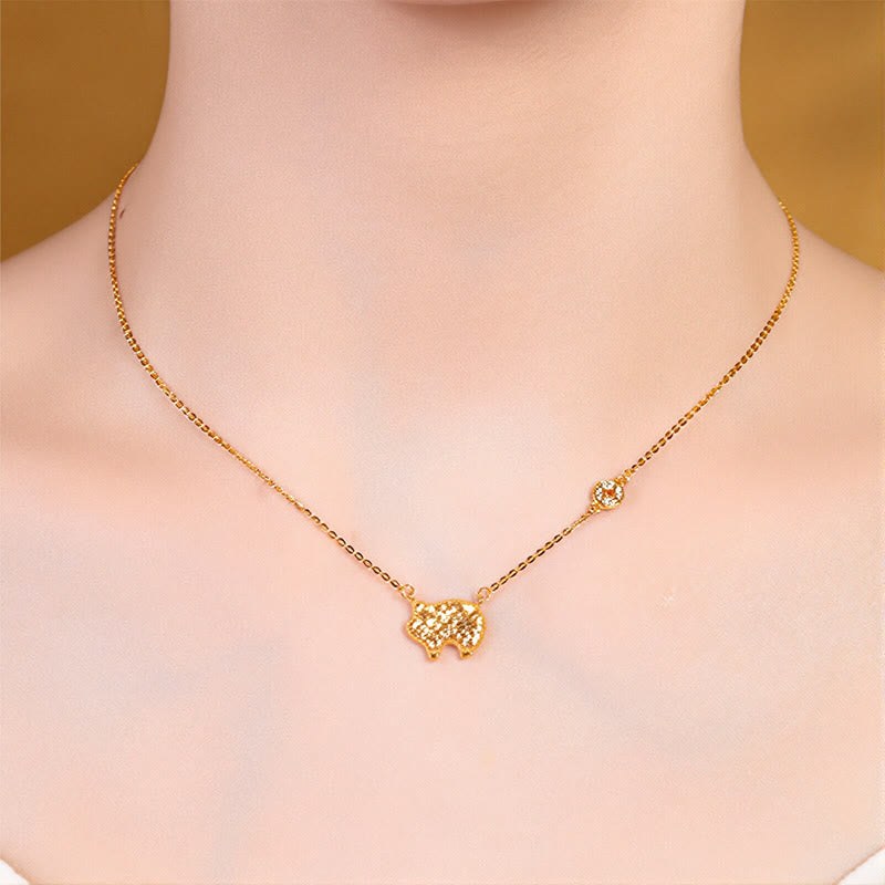 Goldene Kette mit Anhänger Pferd Chinesischer Zodiak elegant getragen