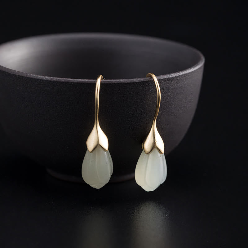 Ohrringe Hetian Jade Magnolie Gold weiße Blüte eleganter Schmuck spirituell