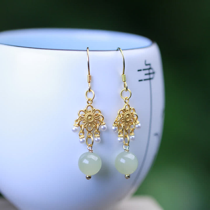 Ohrringe Hetian Jade Blume – Glück goldene Blüte hängend Boho Schmuck