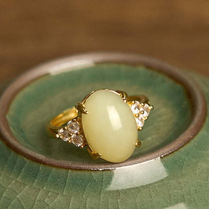 Ring Hetian Jade Ei oval grün Gold Diamanten elegant Schmuck