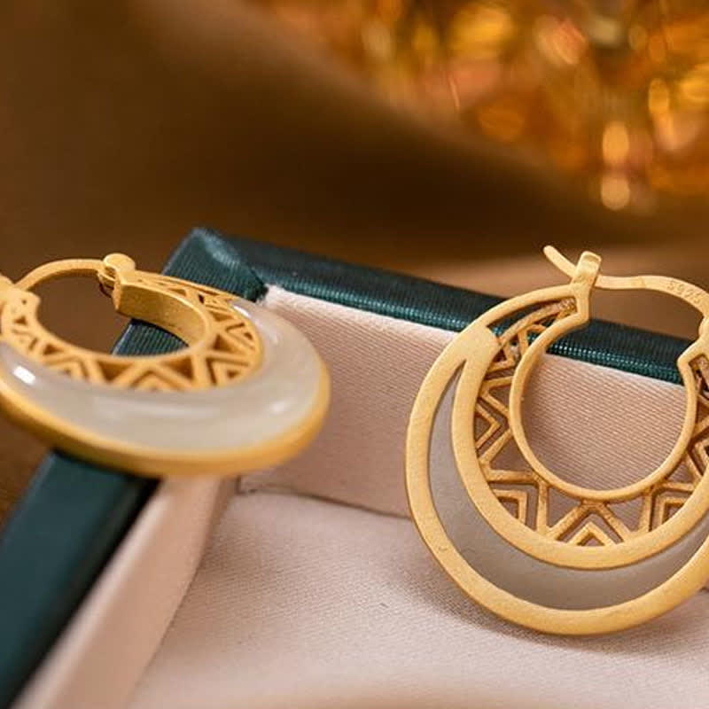 Ohrringe Jade Halbmond gold filigran Boho Schmuck spirituell elegant
