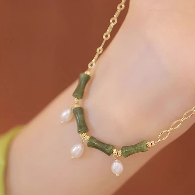 Grüne Jade Kette mit Perlen Anhänger am Hals getragen Wohlstand