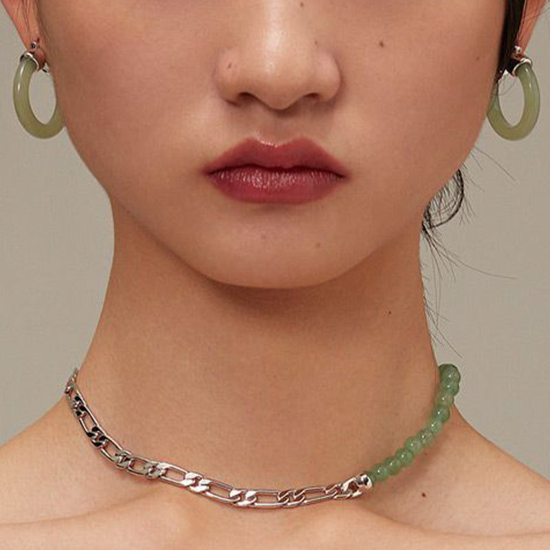 Ohrringe Weißer Jade – Wohlstand Creolen getragen Boho Schmuck spirituell