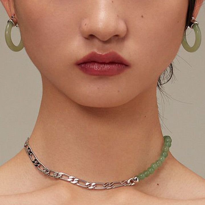 Ohrringe Weißer Jade – Wohlstand Creolen getragen Boho Schmuck spirituell